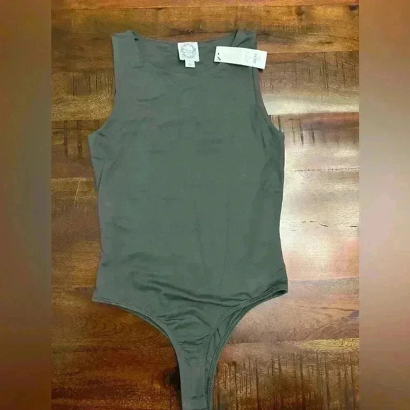 NWT Becca High Neck Bodysuit - Picture 2 of 2